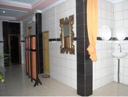 קוטה לומבוק Vaccinated Staff - Oyo 3523 Gong Corner Homestay מראה חיצוני תמונה