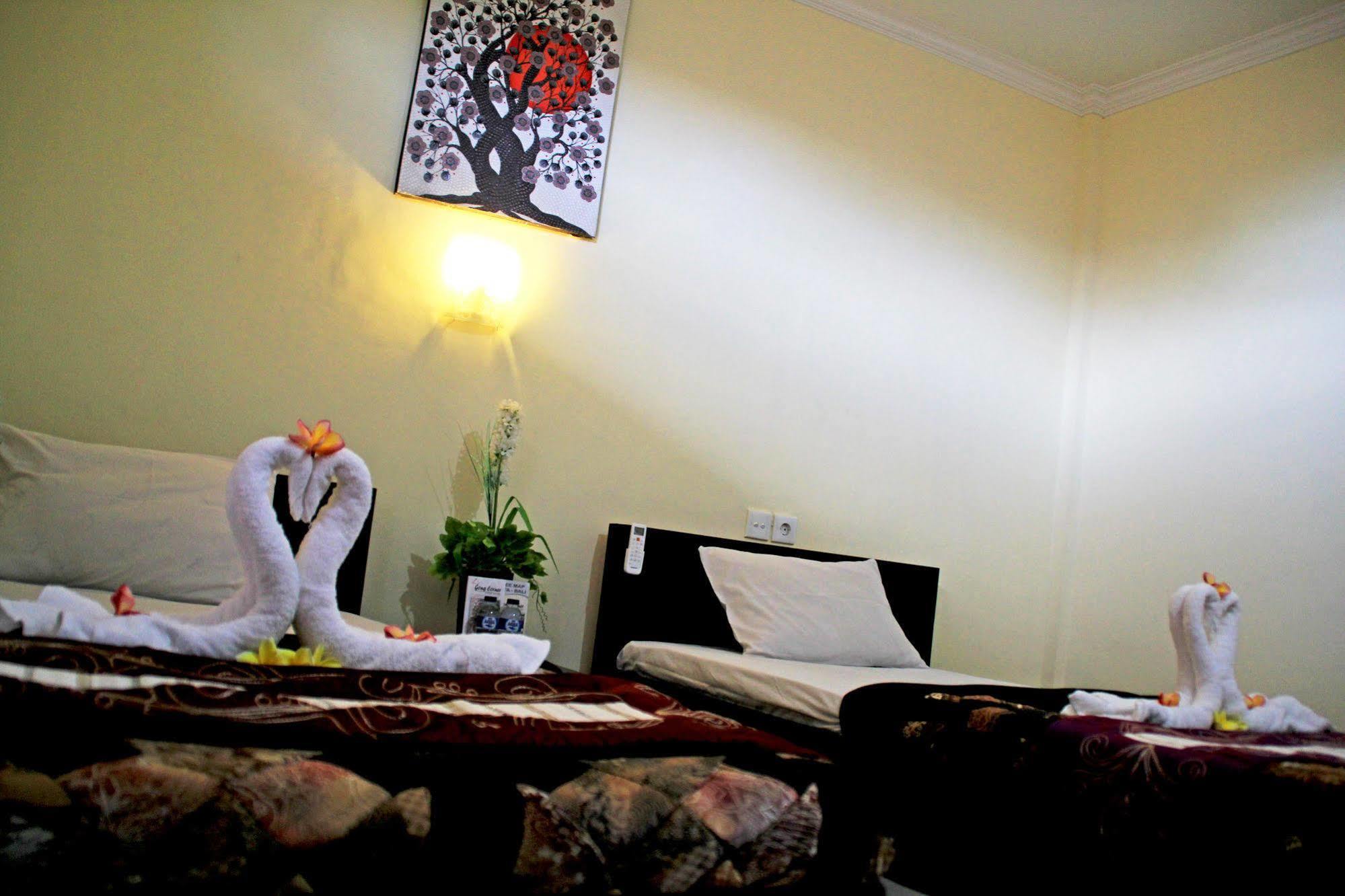 קוטה לומבוק Vaccinated Staff - Oyo 3523 Gong Corner Homestay מראה חיצוני תמונה
