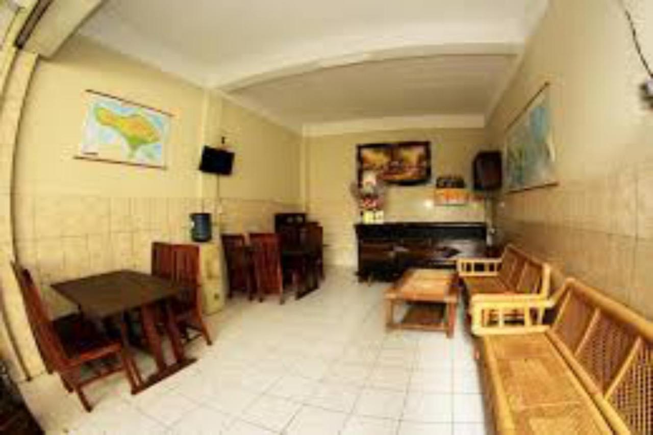 קוטה לומבוק Vaccinated Staff - Oyo 3523 Gong Corner Homestay מראה חיצוני תמונה