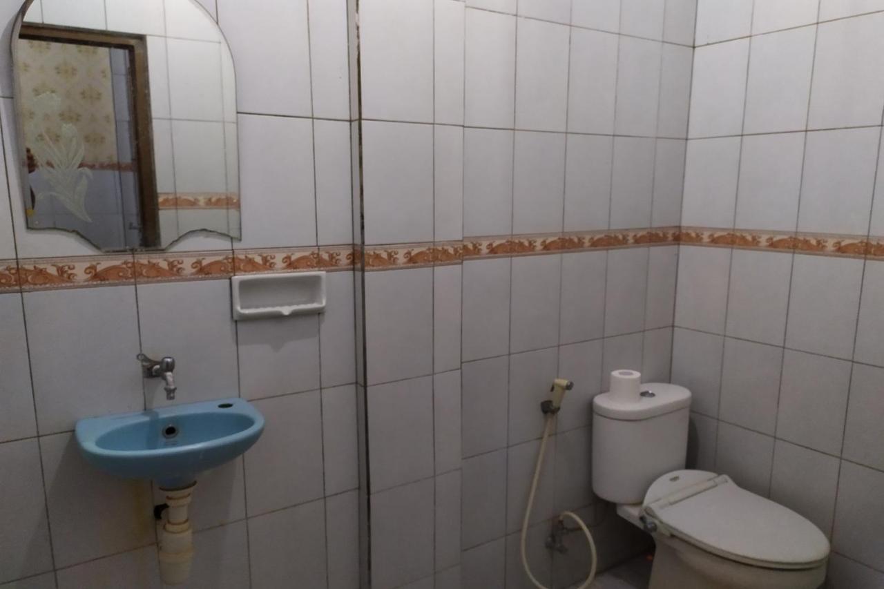 קוטה לומבוק Vaccinated Staff - Oyo 3523 Gong Corner Homestay מראה חיצוני תמונה