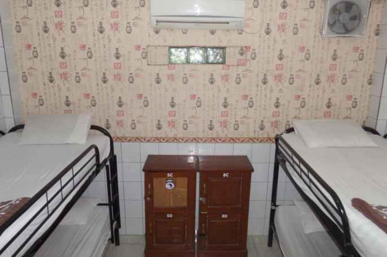 קוטה לומבוק Vaccinated Staff - Oyo 3523 Gong Corner Homestay מראה חיצוני תמונה
